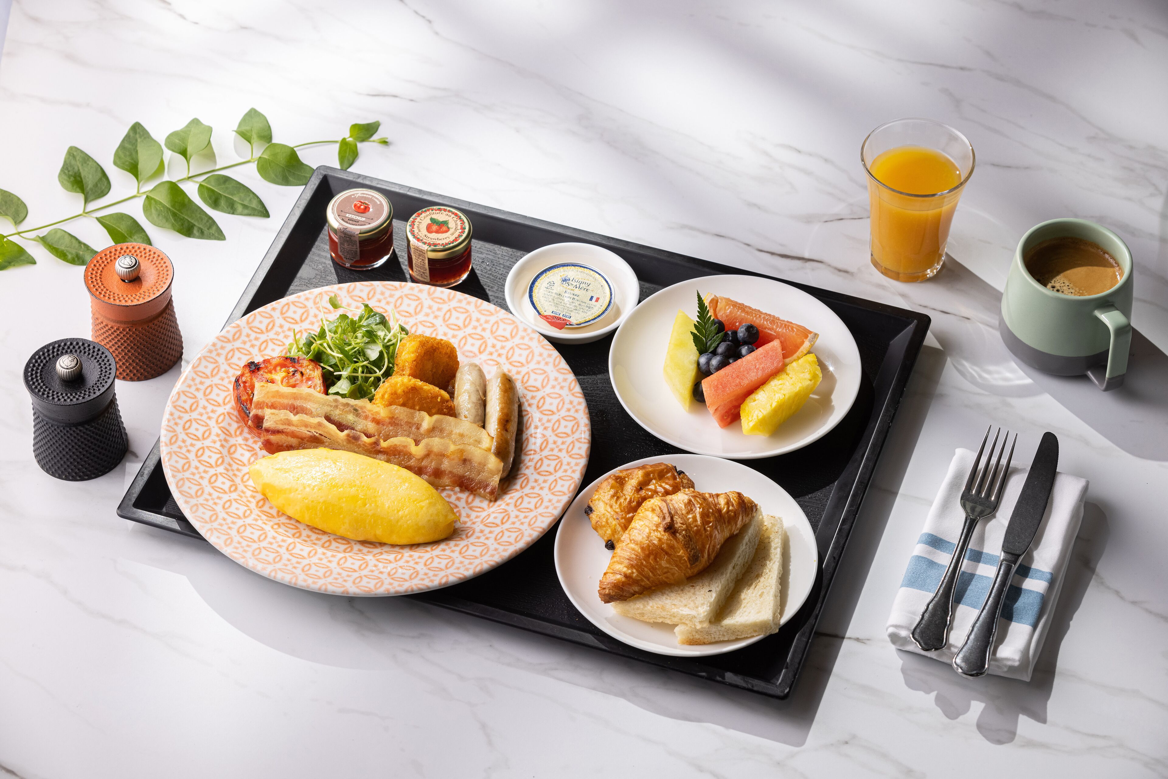 daily buffet breakfast for a fee