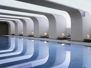 Indoor pool, seasonal outdoor pool, pool umbrellas, sun loungers - Mondrian Seoul Itaewon (Seoul)