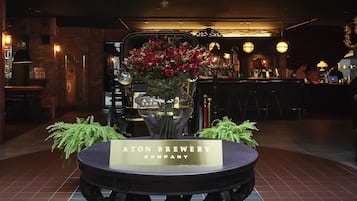 Breakfast, lunch, dinner served; Mediterranean cuisine