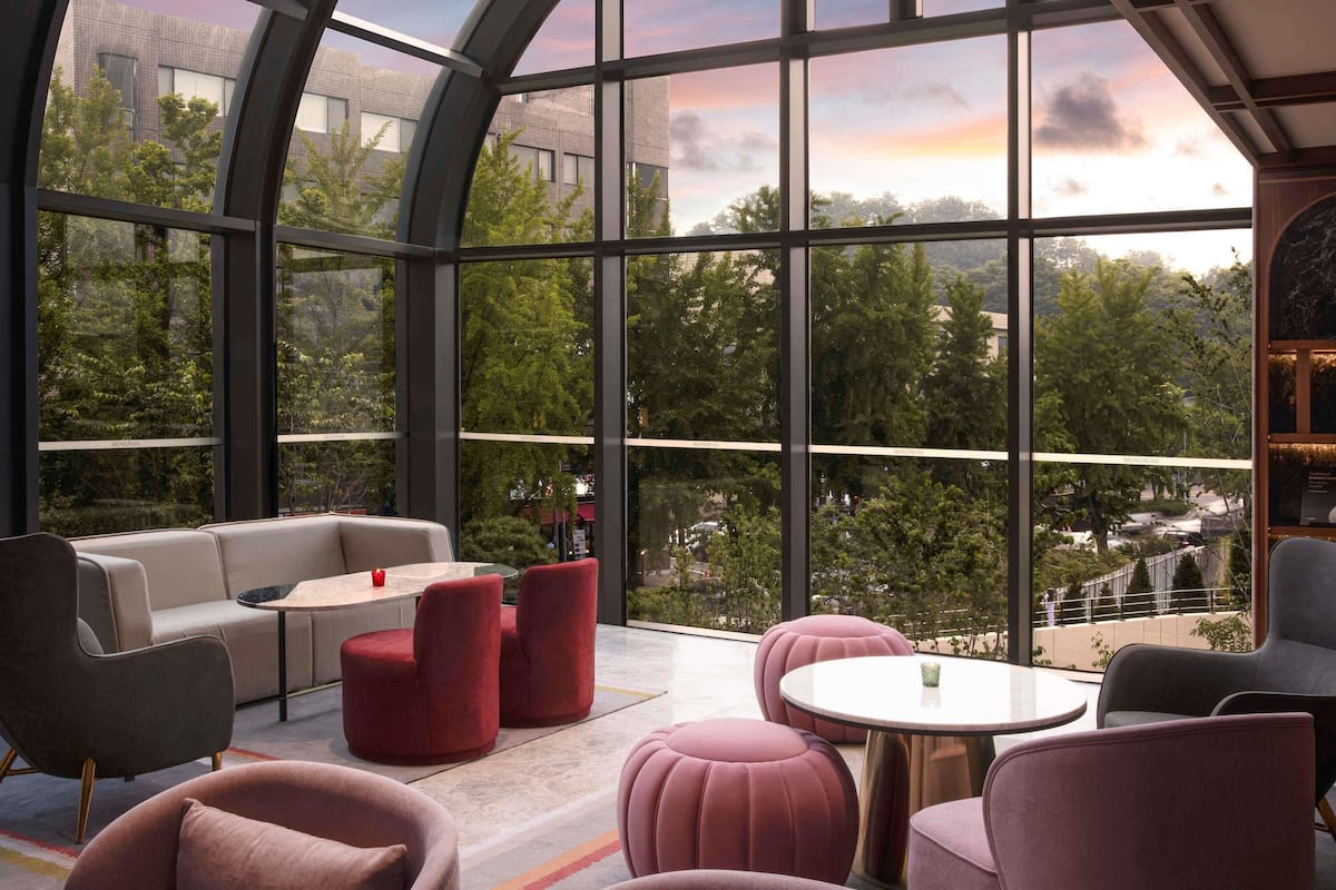 1 bedroom, premium bedding, minibar, in-room safe