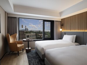 Signature Room, 2 Single Beds | Premium bedding, minibar, in-room safe, blackout curtains