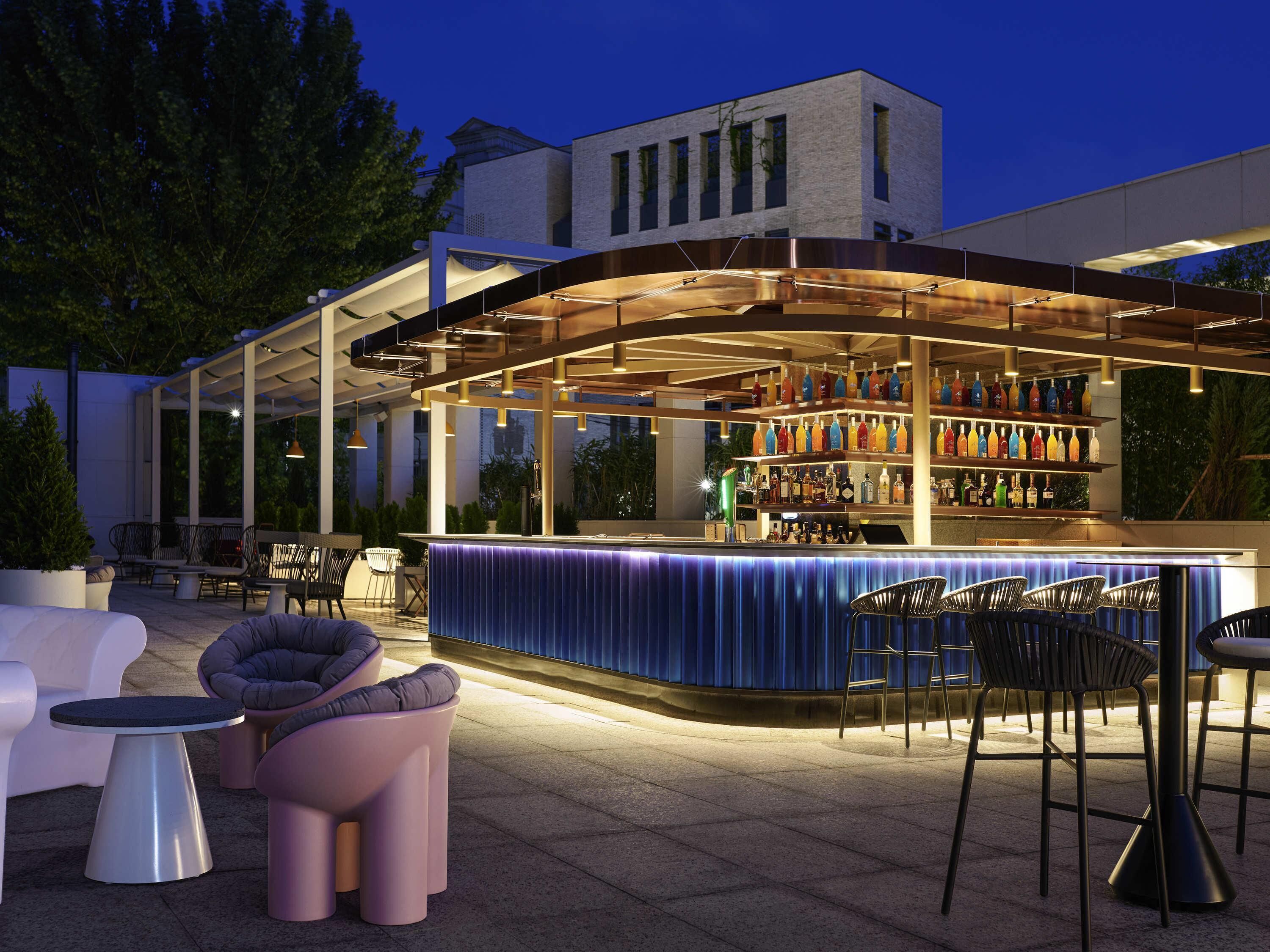 Breakfast, lunch, dinner served; Mediterranean cuisine 