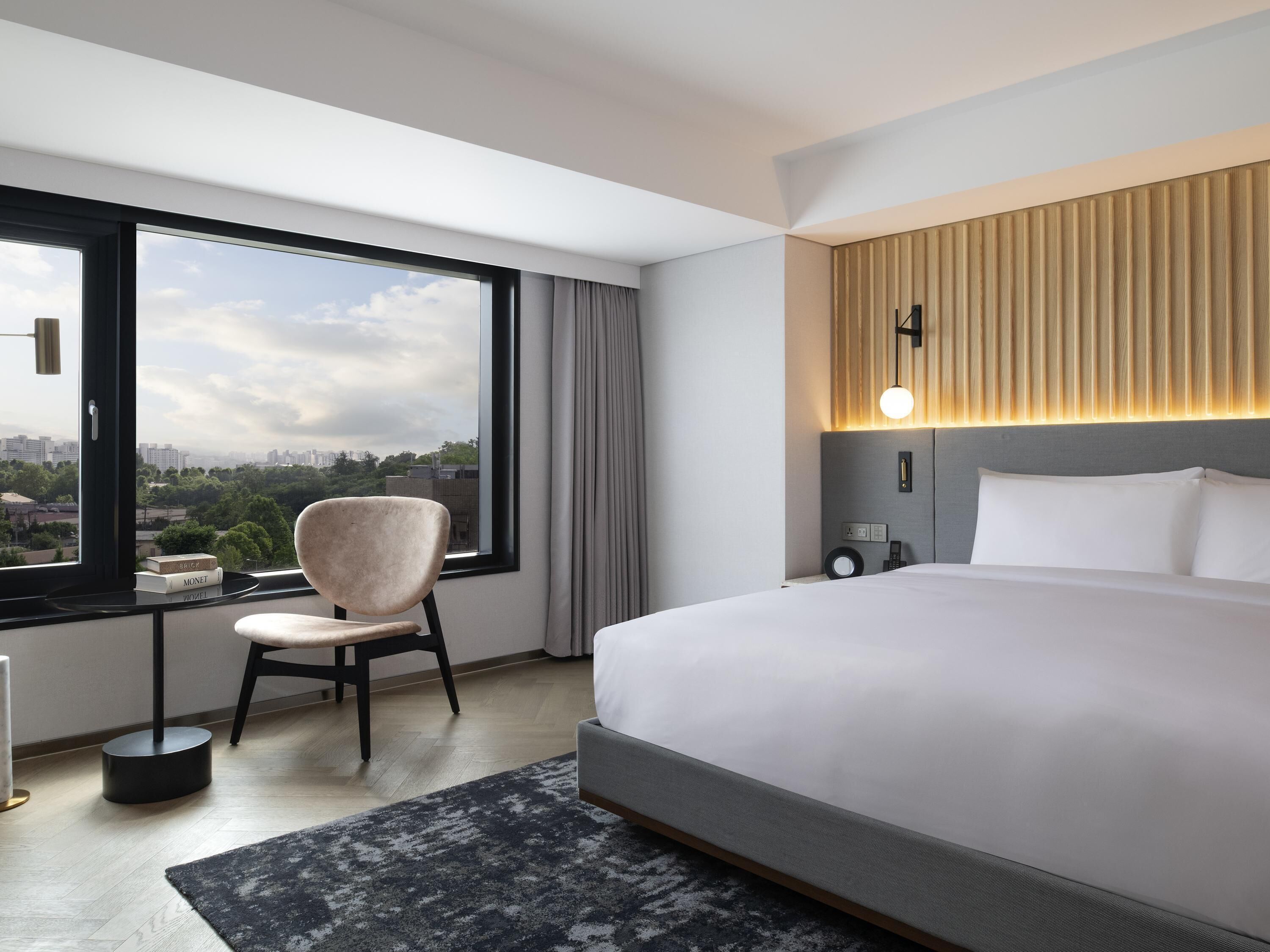 Suite, 1 King Bed (Studio) | Premium bedding, minibar, in-room safe, blackout curtains