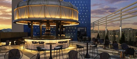 Breakfast, lunch, dinner served; Mediterranean cuisine