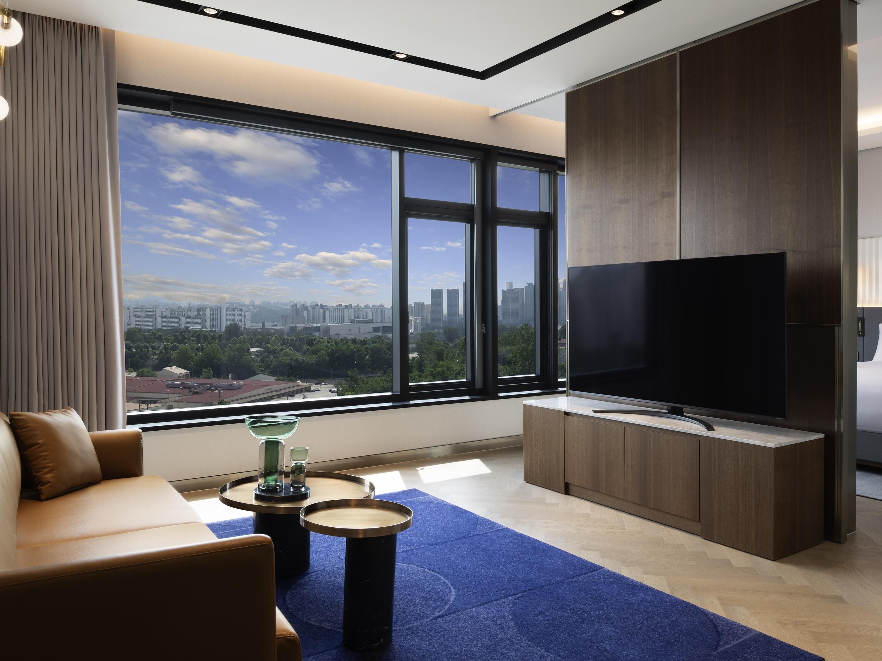 Suite, 1 King Bed (City) | Premium bedding, minibar, in-room safe, blackout drapes