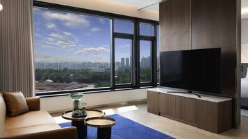 Svit - 1 kingsize-säng (City) | 1 sovrum, sängtillbehör av högsta kvalitet och minibar