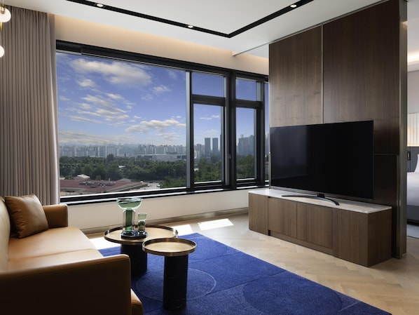 1 bedroom, premium bedding, minibar, in-room safe