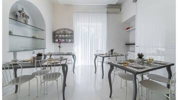 Desayuno típico de la región gratuito y diario