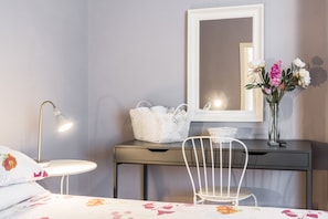 Deluxe Quadruple Room, 1 Queen Bed with Sofa bed | Minibar, desk, cribs/infant beds, free WiFi - B&B La Magnolia (Castellabate)