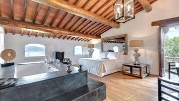 7 Schlafzimmer, Internetzugang, BettwÀsche