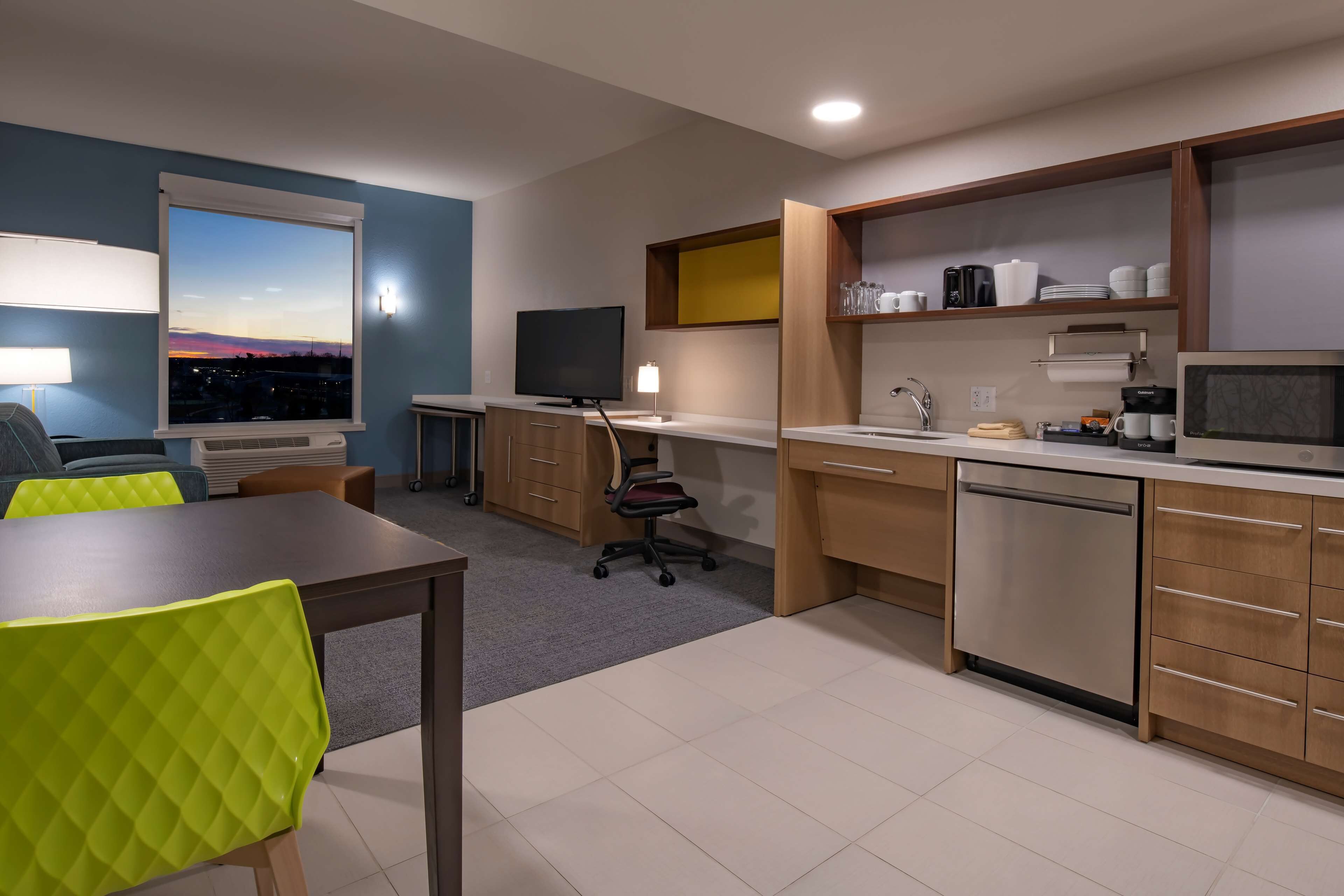 1 bedroom, in-room safe, desk, laptop workspace