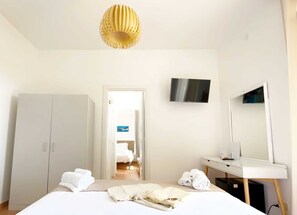 Family Room with Sea View | Down duvets, minibar, free WiFi, bed sheets - Villa Bina Sea Hotel (Serrara Fontana)