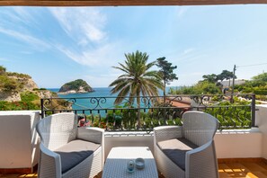 Suite, Sea View | Down comforters, minibar, free WiFi, bed sheets - Villa Bina Sea Hotel (Serrara Fontana)