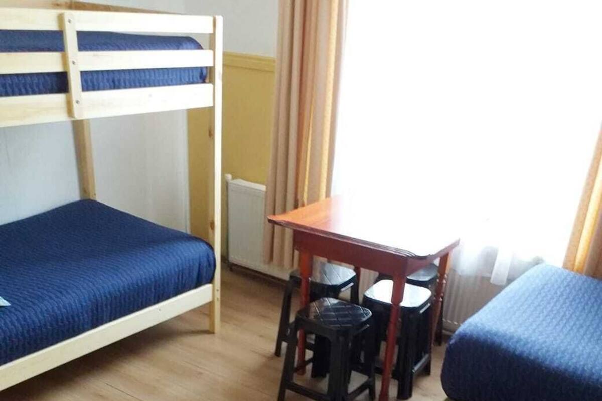 Habitació triple estàndard | Llençols de cotó egipci i roba de llit d'alta qualitat 