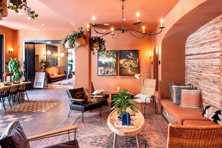 Lobby sitting area. El Capitan Hotel