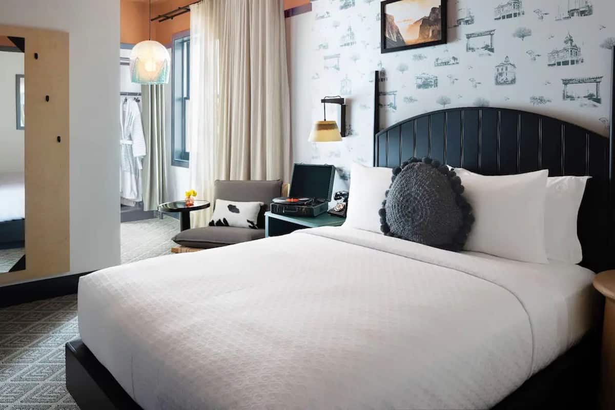 1 bedroom, premium bedding, down duvets, in-room safe