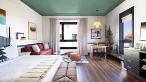 Premium bedding, down comforters, in-room safe, desk - El Capitan Hotel (Merced)