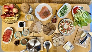 Frukostbuffé varje dag (EUR 16 per person)