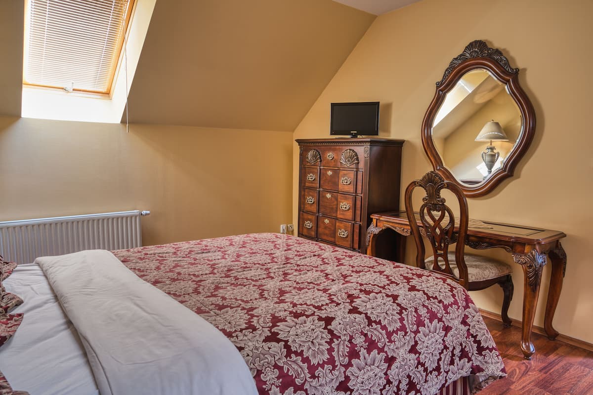 In-room safe, desk, laptop workspace, blackout curtains