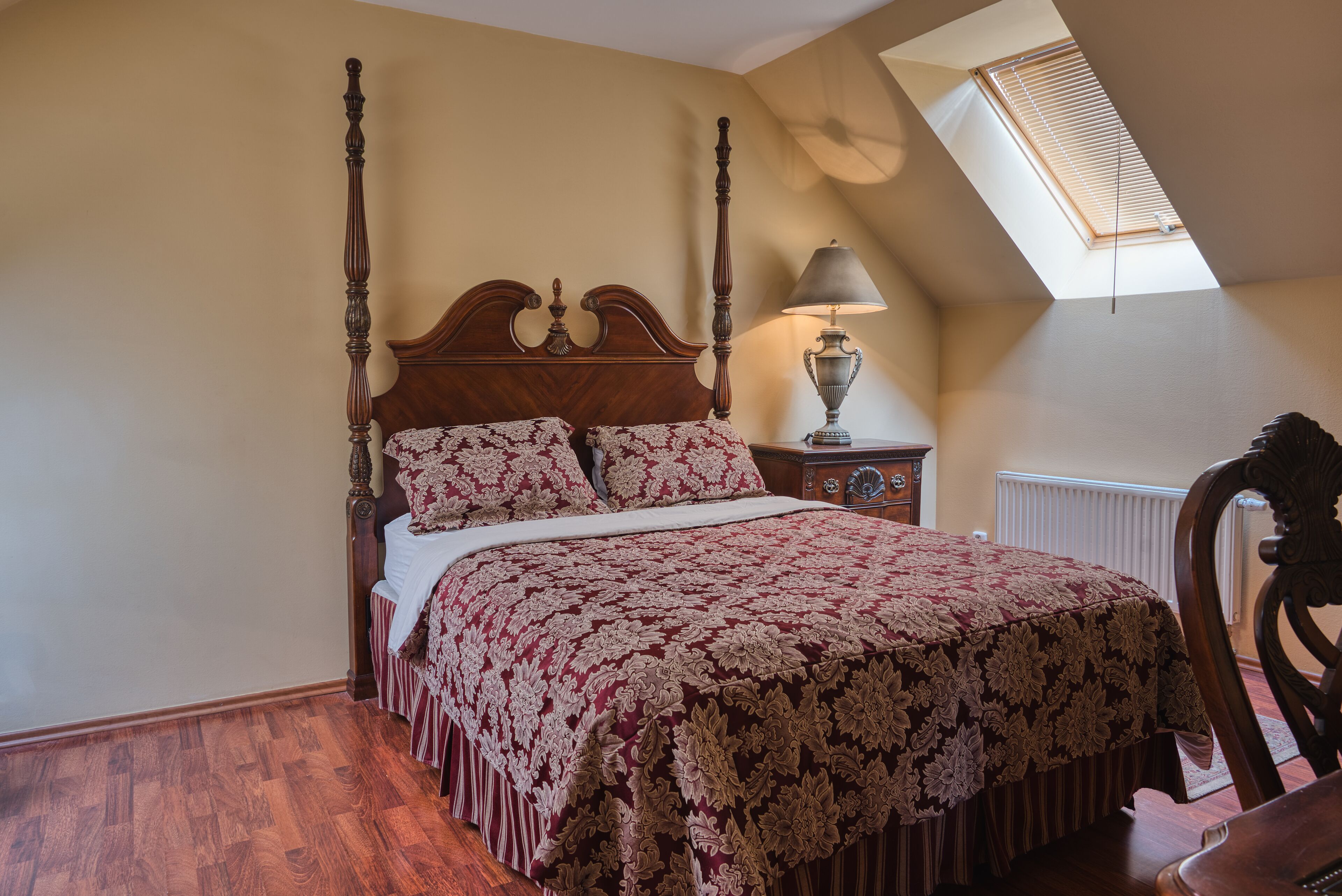 in-room safe, desk, laptop workspace, blackout curtains