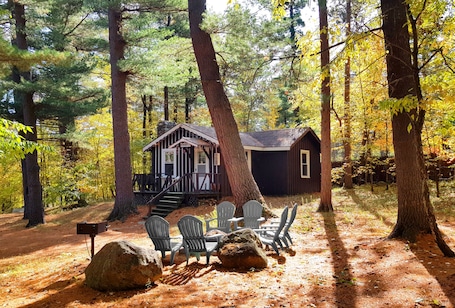 Exterior. 2 Bedroom Chalet with Fireplace