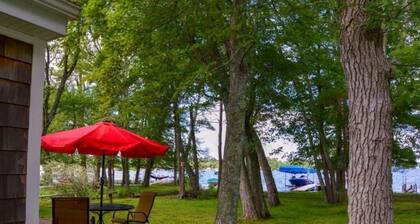 Charming cottage on the water with beautiful views