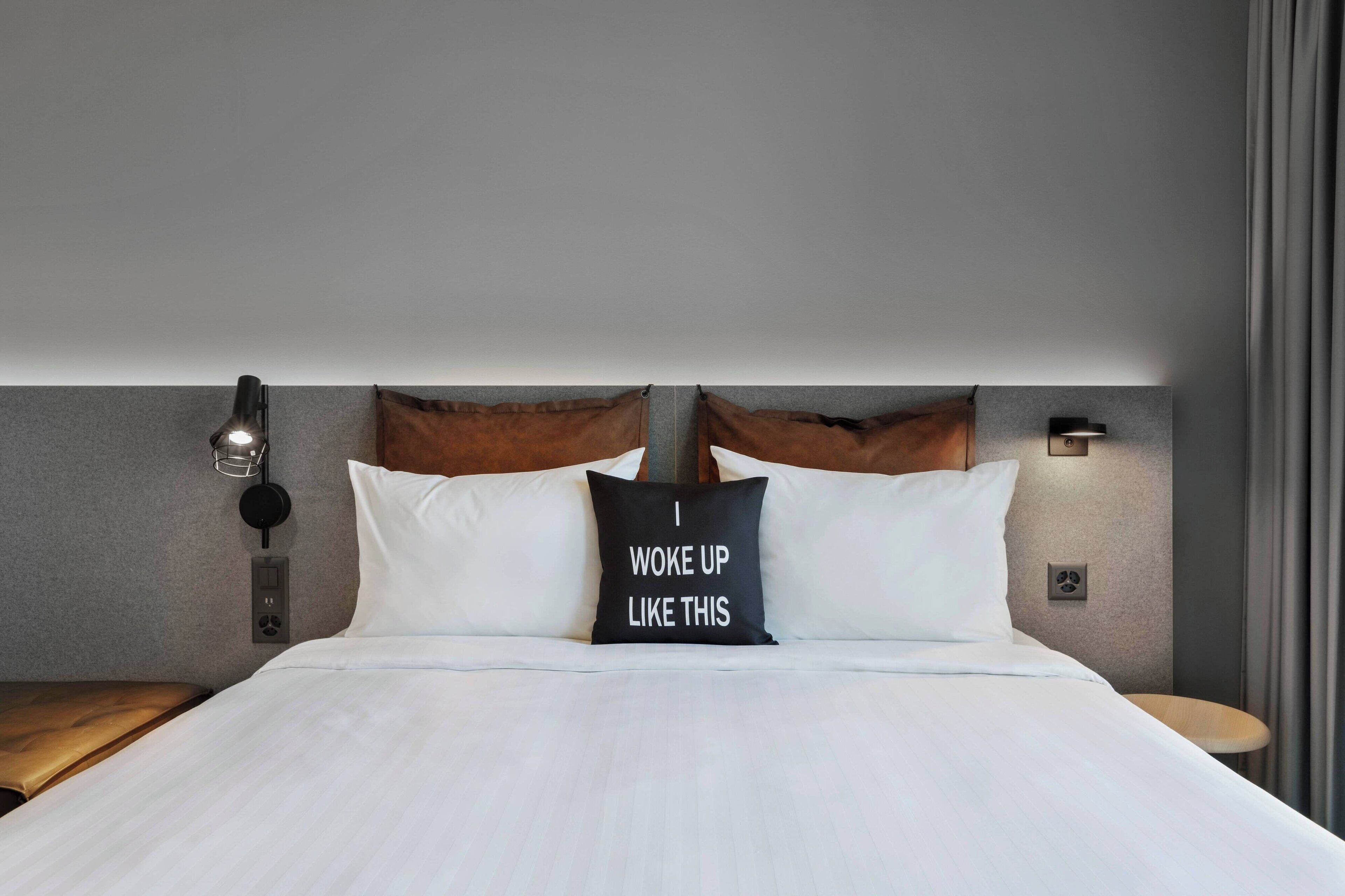 room, 1 queen bed | free cots/infant beds, free wifi, bed sheets