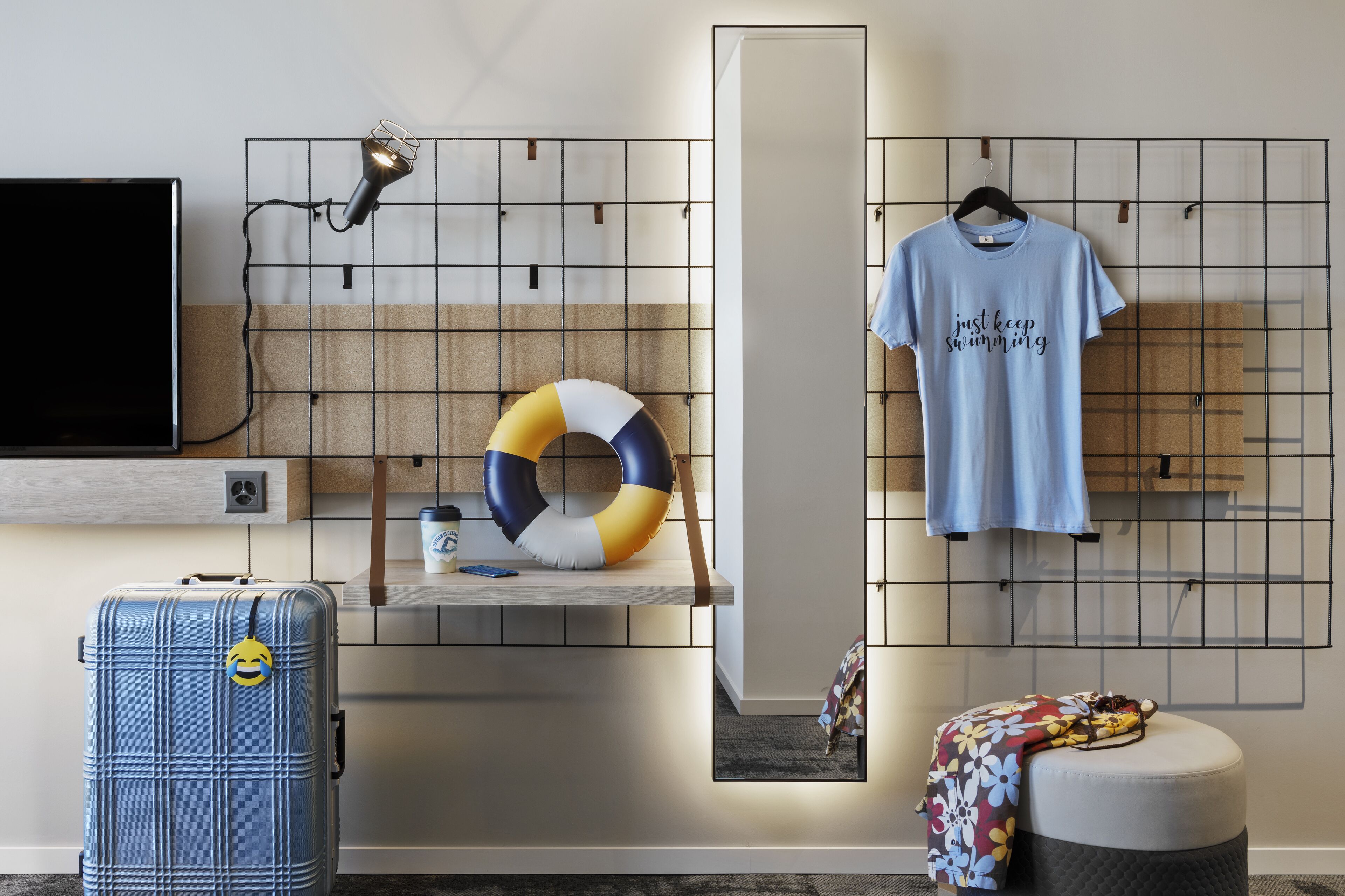 room, 1 queen bed | free cots/infant beds, free wifi, bed sheets