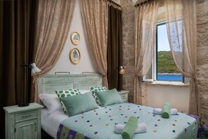 4 chambres, fer et planche à repasser, accès au Wi-Fi (inclus)