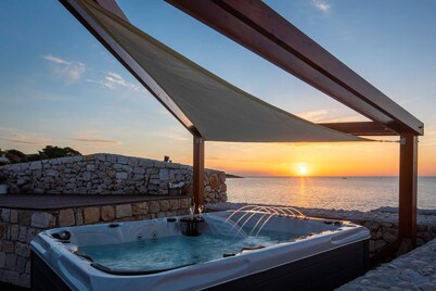 Luxury Villa Lighthouse Beyond