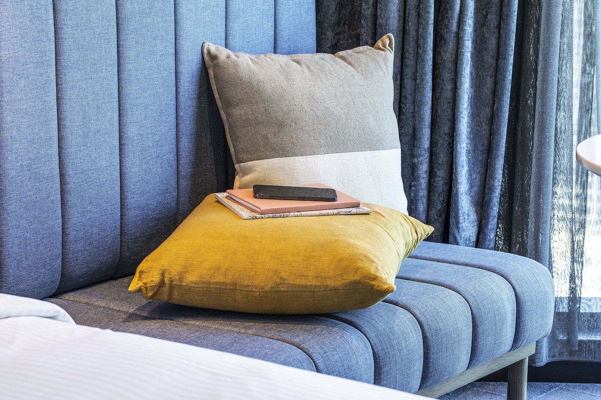 Luxe beddengoed, een kluis op de kamer, individueel gedecoreerd