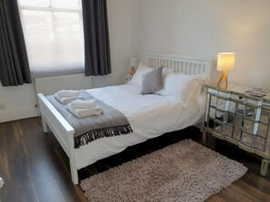 3 bedrooms, iron/ironing board, Internet, bed sheets