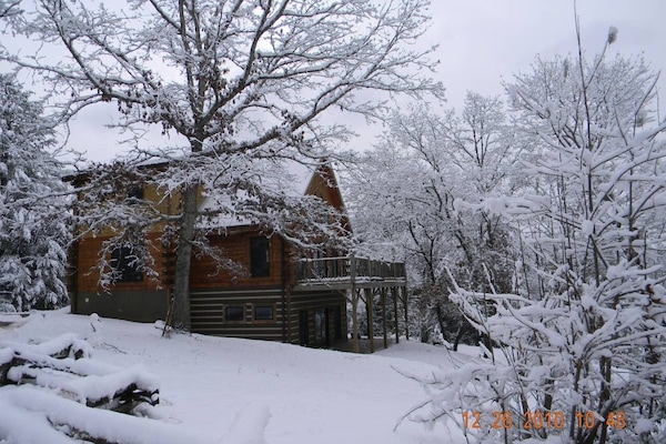 Rustic Hideaway in the winter