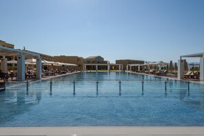 Seasonal outdoor pool - Ilion Beach Hotel (Platanias)