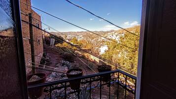 Phòng đơn cơ bản, 1 giường đơn, quang cảnh thành phố | Chăn bông, truy cập Internet không dây miễn phí, bộ trải giường