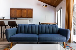 Quail Junior Cabin | Travel crib, bed sheets - Casa Secoya (Monte Rio)