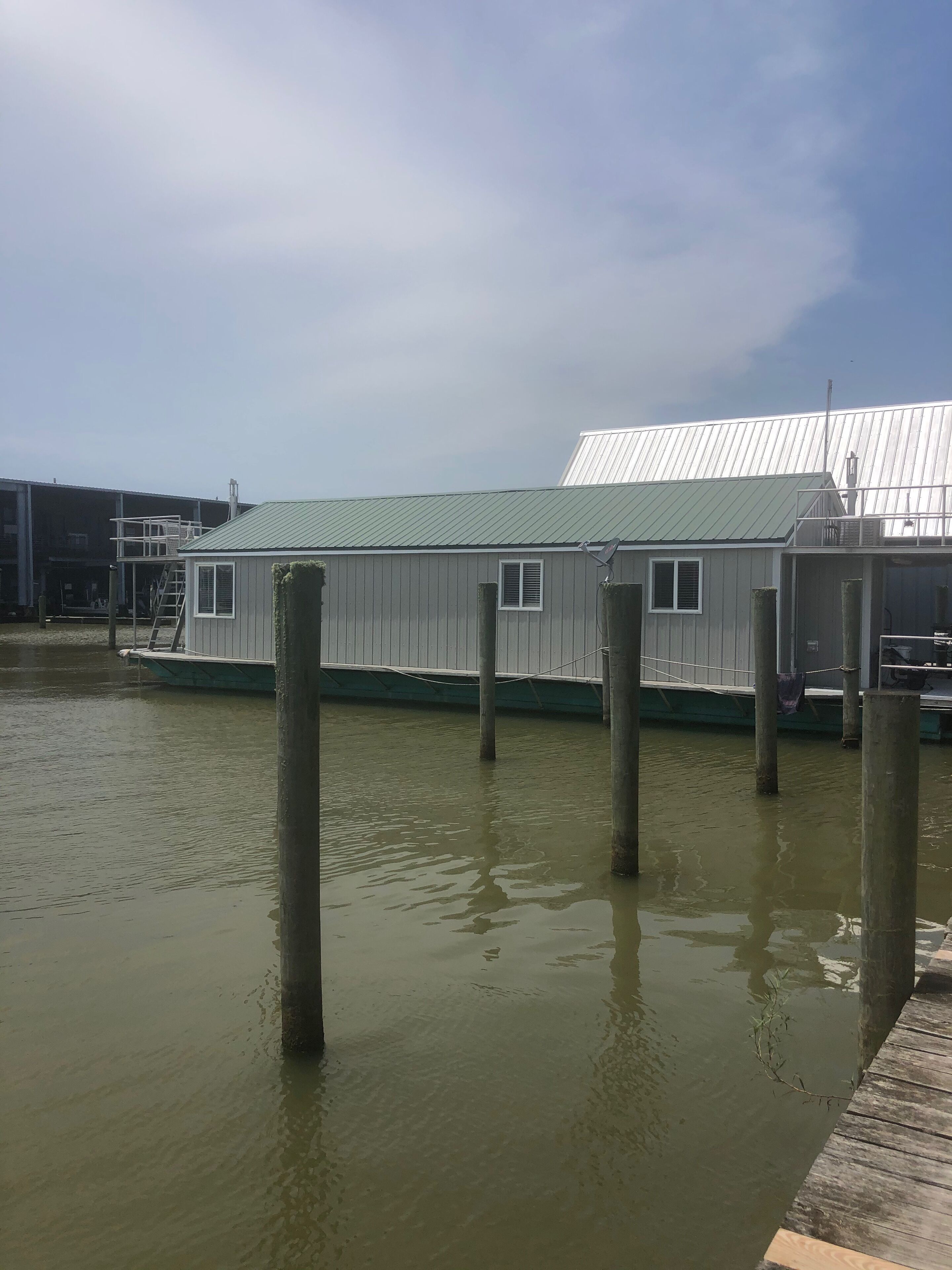 Joat 4 - NEW RENTAL UNIT - House Boat in Venice Marina