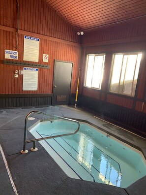 Pool - Perfect Ground Level Condo for Winter and Summer -Walking Distance to Everything (Brian Head)