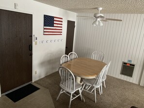 Dining - Perfect Ground Level Condo for Winter and Summer -Walking Distance to Everything (Brian Head)