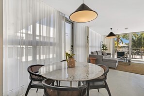 Spiseområde på rommet