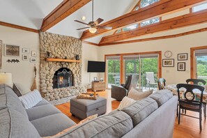 TV, fireplace, DVD player