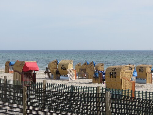 Ideal vacation apartment for 4 people between forest and waves