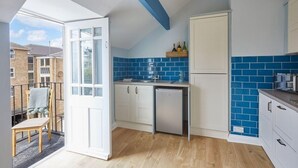 Private kitchen - Emerald Hideaway (Saltburn-by-the-Sea)