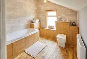 Apartment, 1 Schlafzimmer | Badezimmer | Kostenlose Toilettenartikel, Haartrockner, Handtücher, Seife
