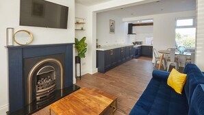 Ferienhaus, 3 Schlafzimmer | Wohnbereich | Flachbildfernseher