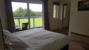2 habitaciones, wifi gratis y ropa de cama 