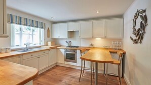 House, 4 Bedrooms | Private kitchen - The Railway Retreat (Whitby)