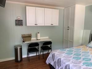 1 chambre, fer et planche à repasser, Wi-Fi gratuit, draps fournis