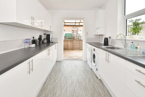 Townhouse @ 86 Brooklyn Street Crewe