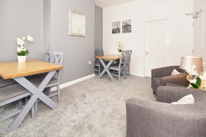Lounge - Townhouse @ 86 Brooklyn Street Crewe (Crewe)